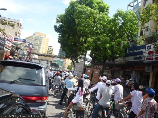 4403 Ho Chi Minh ist die Stadt der Mopeds... geschätze 3Mio stück